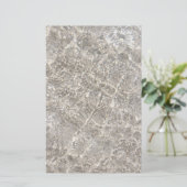 Mousserend water op de zandzomer op het strand briefpapier (Staand voorkant)