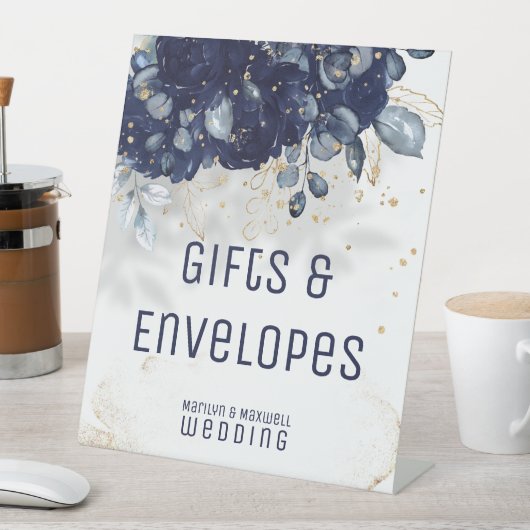 Mousserende blauw geschenken en envelopkaarten reclamebord met voetstuk (Insitu)