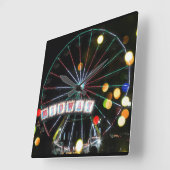 Mousserende middenreuzenrad bij nachtklok vierkante klok (Hoek)