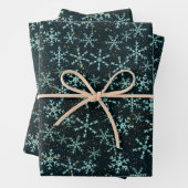 Mousserende Snowflakes White Blue in Black Night S Inpakpapier Vel (In situ)