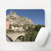 Moustiers-Sainte-Marie, Provence, Frankrijk. Muismat (Met muis)