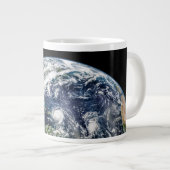 Mozaïek Afbeelding van Planet Earth met 3 orkanen Grote Koffiekop (Voorkant rechts)