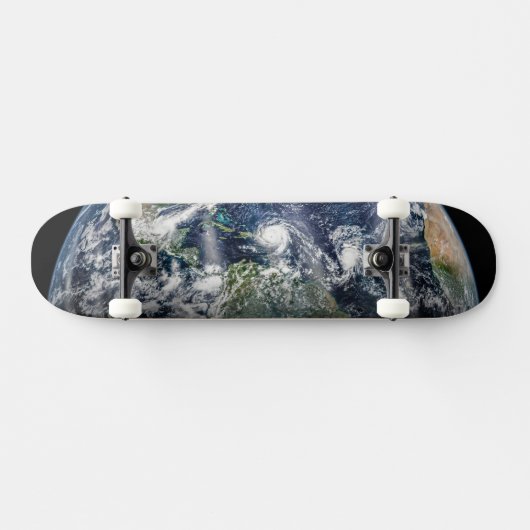 Mozaïek Afbeelding van Planet Earth met 3 orkanen Persoonlijk Skateboard (Horizontaal)