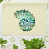 Mozaïekblauw en groene Nautilus Shell op geel Theedoek (Gevouwen)