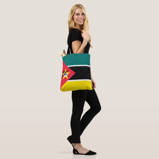 Mozambikaanse vlag tote bag (Op model)