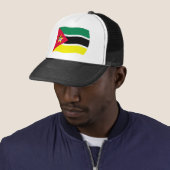 Mozambique Vlag Hoed Trucker Pet (In situ)