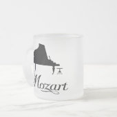 Mozart Piano Gift Frosted Drinkware for Pianist Matglas Koffiemok (Voorkant links)