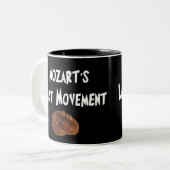 Mozarts last Movement Hilarious Gifts Tweekleurige Koffiemok (Voorkant links)