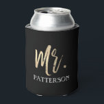 Mr. Achternaam Gold Foil Koelbox Blikjeskoeler<br><div class="desc">Mr. Last Name Gold Foil Koelbox voor huwelijksfeest of huwelijksreis. De Mr. Gold Koelbox komt overeen met de Gold Mrs. Koelbox.</div>