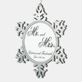 Mr. en mevrouw Pas getrouwd Tin Sneeuwvlok Ornament (Rechts)
