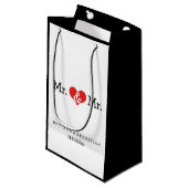 Mr en Mr Red Heart Wedding Personalized Klein Cadeauzakje (Voorkant Gekanteld)