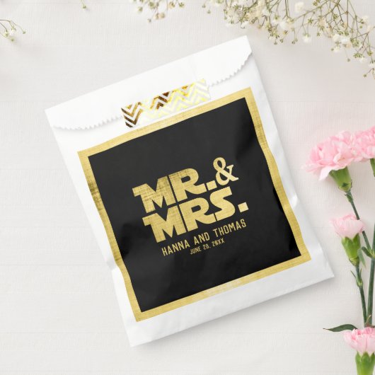 Mr en Mrs Black Gold Sci Fi Theme Wedding Bedankzakje (Gezegeld)
