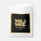 Mr en Mrs Black Gold Sci Fi Theme Wedding Bedankzakje (Voorkant)