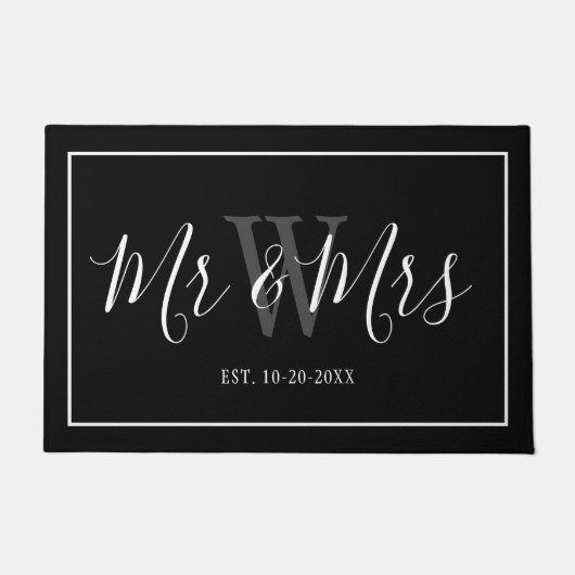 Mr en Mrs Black White Script Custom Monogram Deurmat (Voorkant)