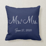 Mr en Mrs Blue Nautical Wedding Kussens<br><div class="desc">De heer en mevrouw blue nautical bruiloft kussens met aanpasbare tekst</div>