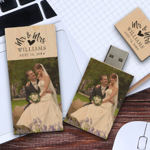Mr en Mrs Brush Script Wedding Photos Houten USB Stick