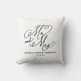 Mr. en Mrs Classy Typography Script Wedding Kussen