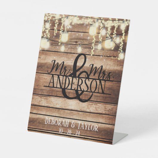 Mr en Mrs Custom Rustic Wedding Reclamebord Met Voetstuk (Voorkant)