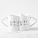 Mr en Mrs Darcy Loversmokken<br><div class="desc">Romantische mokken voor fans van Jane Austen's Pride and Prejudice. Leuk cadeau voor een moderne dag Lizzie Bennet of Mr Darcy met regentestijl tekst omzoomd door een gegraveerd lint en bruiloft band.</div>