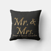 Mr en Mrs Gold script Black Burlap Wedding Kussen (Achterkant)