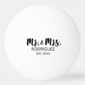 Mr en Mrs Modern Brush Font Wedding Gift Pingpongbal (Achterkant)