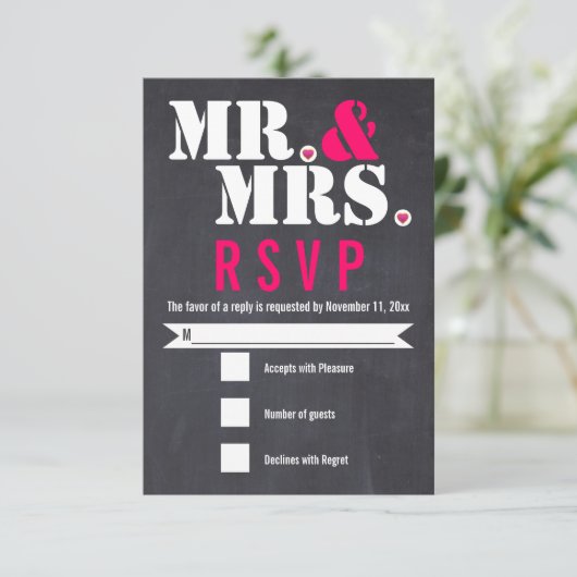 Mr. en Mrs. Moderne typografie zwart roze RSVP Kaartje (Staand voorkant)
