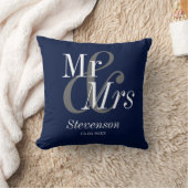 Mr en Mrs Navy Blue Elegant Modern Huwelijkscadeau Kussen (Deken)