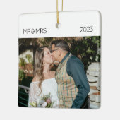 Mr. en Mrs. Pas getrouwd Foto met kerstkeramiek Keramisch Ornament (Links)