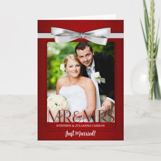 Mr. en Mrs. Red Damask hebben net gehuwd met de re (Voorkant)