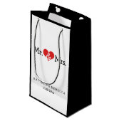 Mr en Mrs Red Heart Wedding Personalized Klein Cadeauzakje (Voorkant Gekanteld)