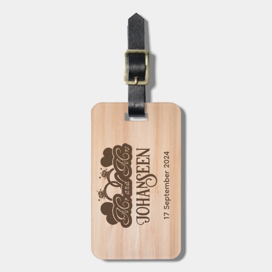 Mr en Mrs Rustic Wood Wedding Pas getrouwd Reizen Bagagelabel (Voorkant verticaal)