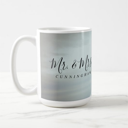 Mr en Mrs Script Monogram Wedding Foto Koffiemok (Links)