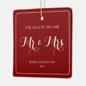 Mr en Mrs. Simple Minimalist Red Pas getrouwd Paar Keramisch Ornament (Links)