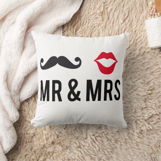 Mr en Mrs., tekstontwerp met snor en rode lippen Kussen (Deken)