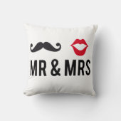 Mr en Mrs., tekstontwerp met snor en rode lippen Kussen (Voorkant)