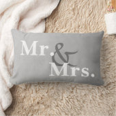 Mr. en Mrs. typografie pillow grijs en white Kussen (Deken)