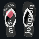 Mr en Mrs Wedding Honeymoon Heart Text Teenslippers<br><div class="desc">Een perfect ontwerp voor een strandbruiloft of voor de huwelijksreis. Verander mevrouw in de heer om een coördinerend paar te maken.</div>