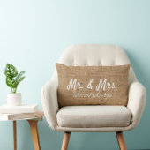 Mr. en Mrs Wedding Rustic burlap monogrammed Kussen (Stoel)