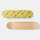 Mr Happy | Geel patroon met strepen Skateboard (Horizontaal)