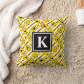 Mr Happy | Geel Strepen Patroon | Monogram Kussen (Deken)