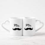 Mr & Mr Mustache & Mustache Loversmokken<br><div class="desc">Het perfecte geschenk voor elk stel,  het leuke en moderne ontwerp heeft een zwarte snor met "Mr."-formulering.</div>