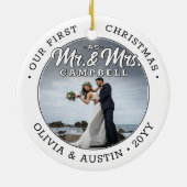 Mr & Mrs 2 Foto Passen getrouwd 1st Xmas Black & W Keramisch Ornament (Achterkant)