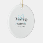 Mr & Mrs add family name date year wedding bow Keramisch Ornament (Rechts)
