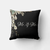 Mr. & Mrs Black Floral Script Elegant Wedding Kussen (Achterkant)