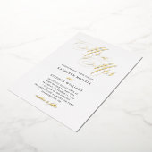 Mr & Mrs Classic Calligraphy Wedding Gold Folie Uitnodiging (Gedraaid)