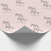 Mr & Mrs Classic Script Calligraphy Name Wedding Cadeaupapier (Hoek)