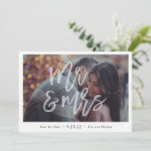 "Mr. & Mrs." De foto bewaart de Datum Save The Date (Staand voorkant)
