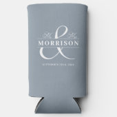 Mr Mrs Dusty Blue Romantische bruiloft gunst Seltzer Blikjeskoeler (Voorkant)