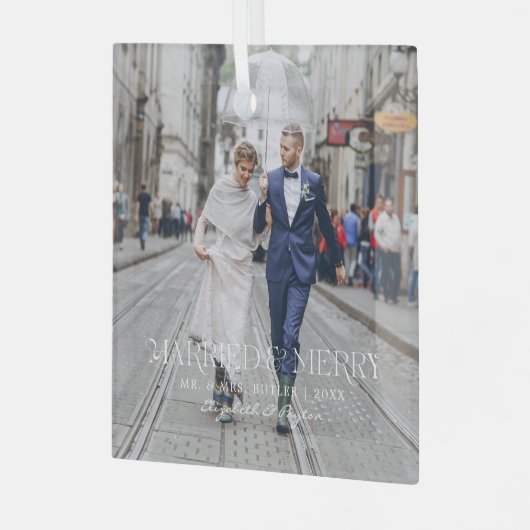 Mr. & Mrs. | Eerste kerstfoto voor trouwen en vrol Glas Ornament (Voorkant links)