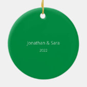 Mr & Mrs Eerste Kerstmis Foto Groen Keramisch Ornament (Achterkant)